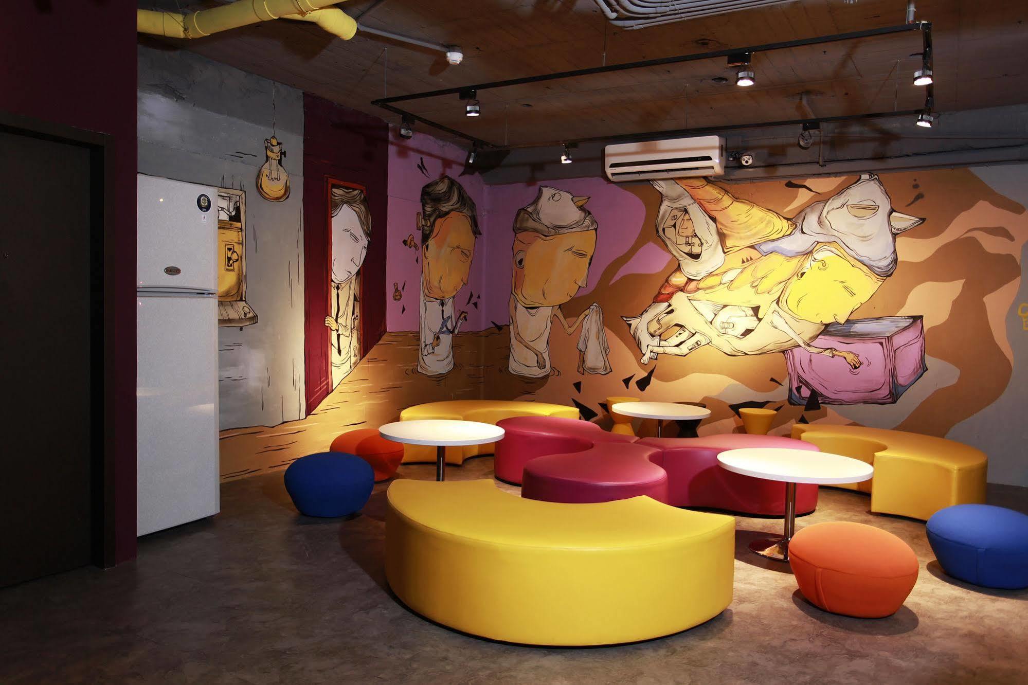 Backpackers Hostel - Ximen Tajpej Buitenkant foto